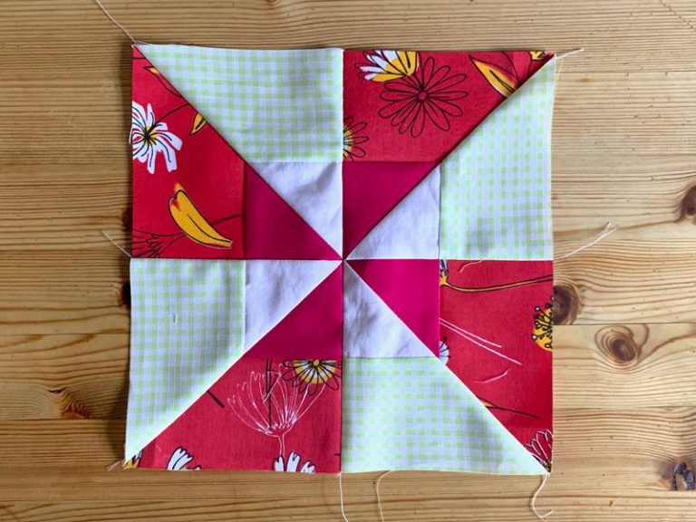 Double Pinwheel quilt block ooobop